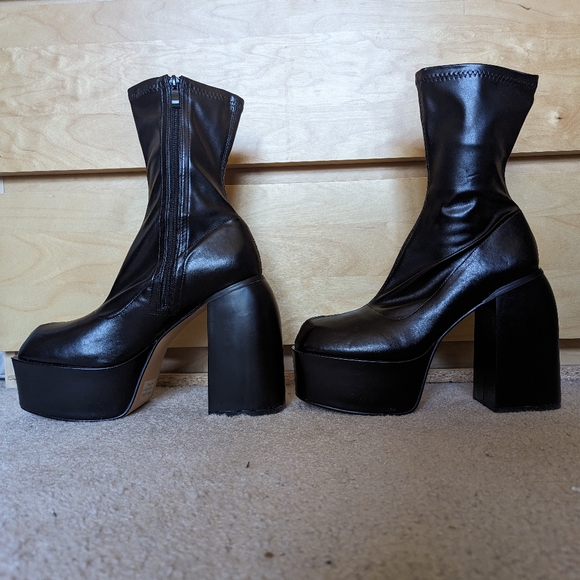 EGO Bamboozle Platform Ankle Boot - Picture 6 of 7